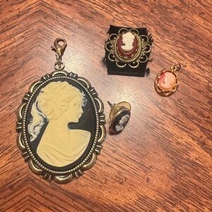 Vintage-Inspired Black and Gold Cameo Pendant Necklace